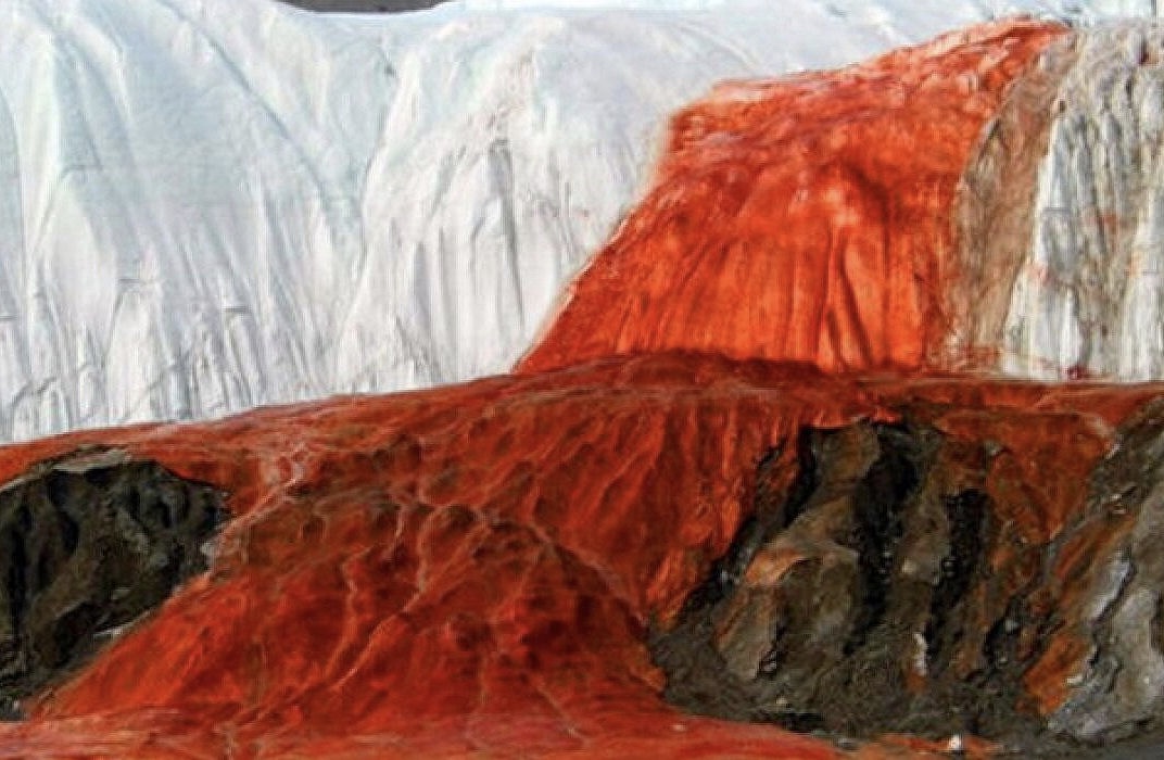 Cataratas de sangre en La Antártida
