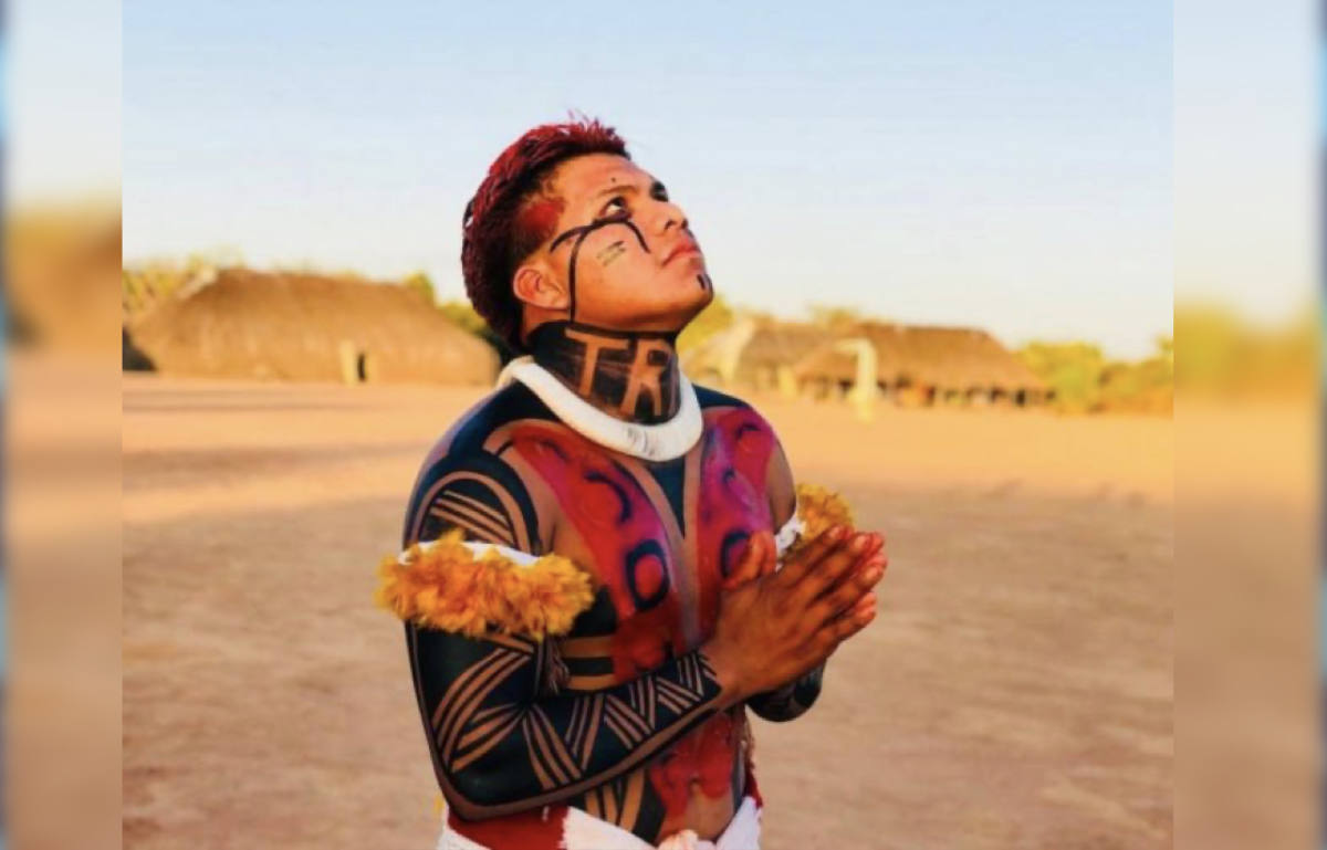 Modernismo y tradición, rapero indígena de Xingu rima portugués con lengua nativa para enfrentar el agronegocio