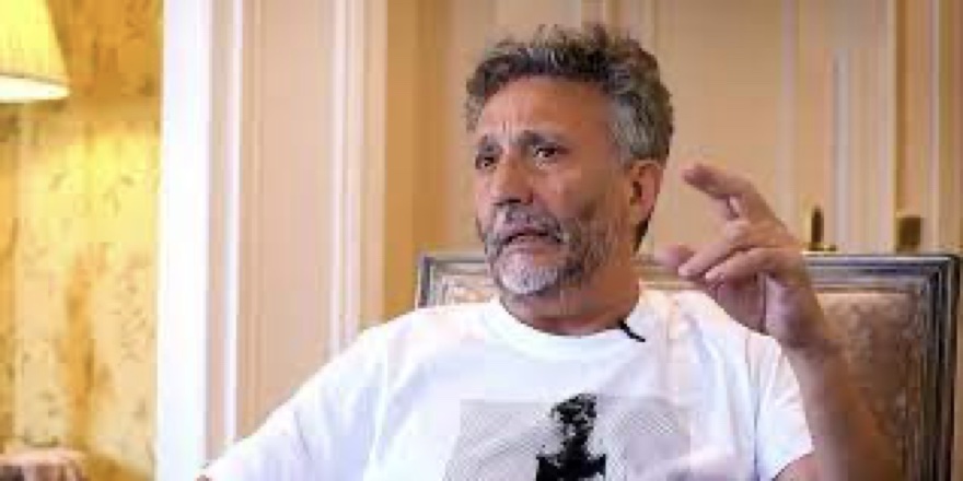 El cantante rosarino reniega ahora de sus ideas defensoras del pueblo argentino y se alía con el ultraderechista Javier Milei.