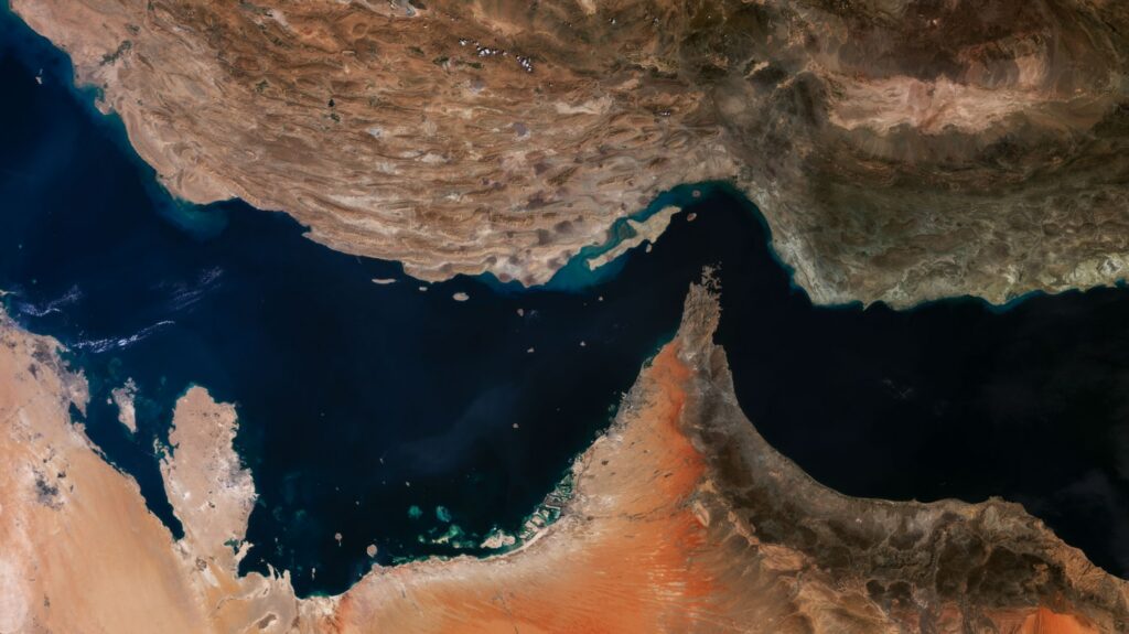 EEUU mantiene bloqueo de Ormuz confiado en que sus buques no serán atacados